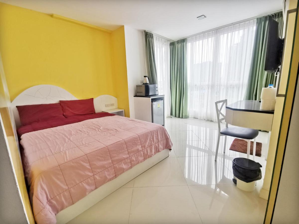 Daisy Residence Pantai Jomtien Bagian luar foto