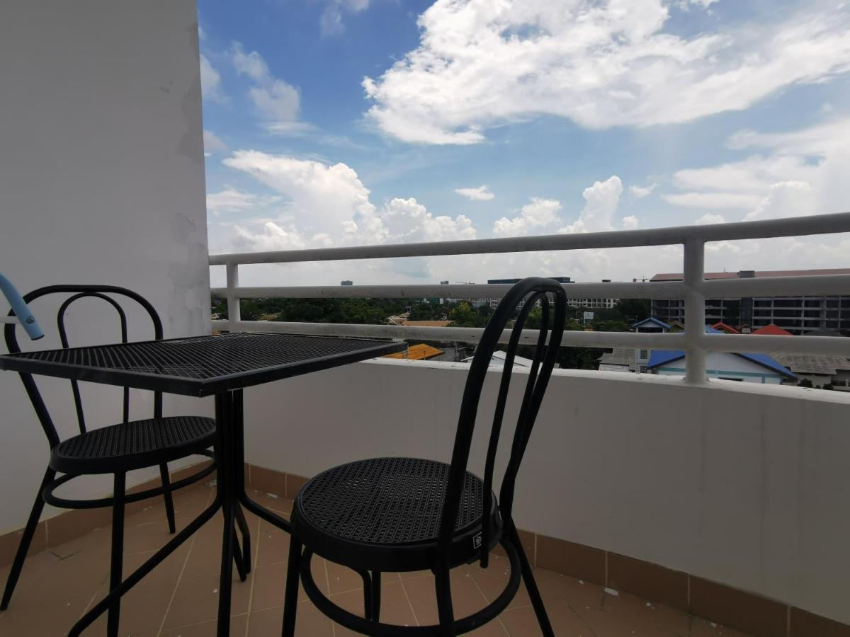 Daisy Residence Pantai Jomtien Bagian luar foto