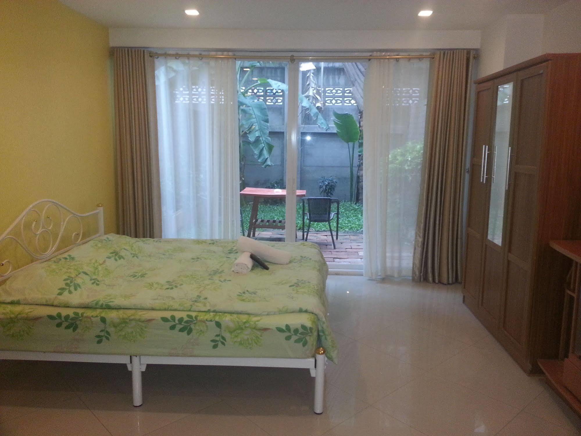 Daisy Residence Pantai Jomtien Bagian luar foto